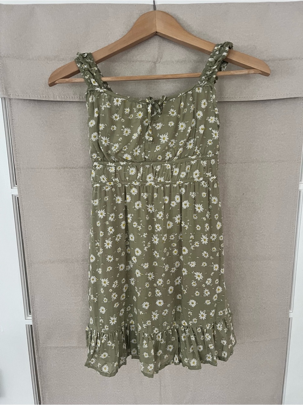 Eyeshadow Olive Green Daisy Print Dress